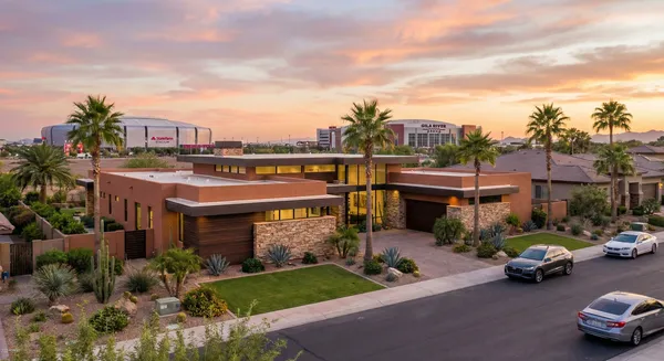 Luxury homes in Glendale